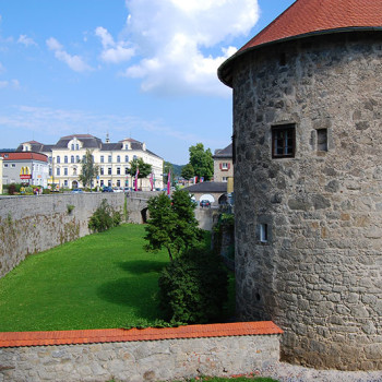 Muren og villegraven rundt Freistadt, Oberösterreich, Østerrike.