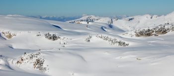 Høyfjells vintervandring på Gottesackerplatået, Kleinwalsertal, Vorarlberg, Østerrike