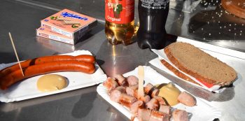 Wiener Würstelstand - på pølsefest i Wien, Østerrike
