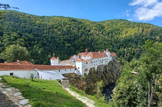 Schloss Herberstein sett fra slottshagen